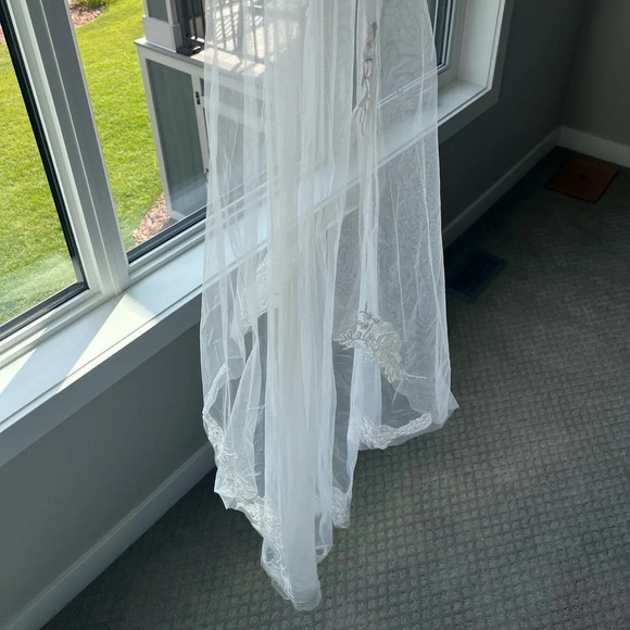 Justin Alexander Bridal Veil  / Nude Ivory - Style 88006 - Picture 4 of 6